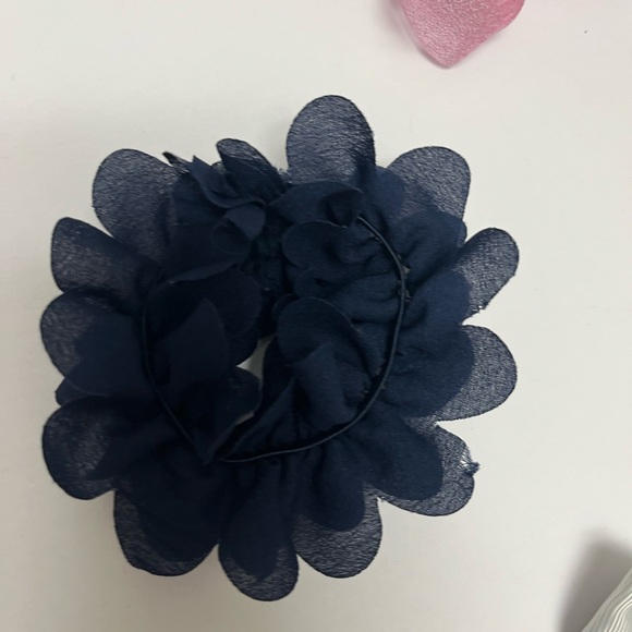 ❤️ FREE with any purchase 🙏🏽 Lot of 4 🎀🩵💖 bows clips and 1 ruffle scrunchie - Picture 14 of 14
